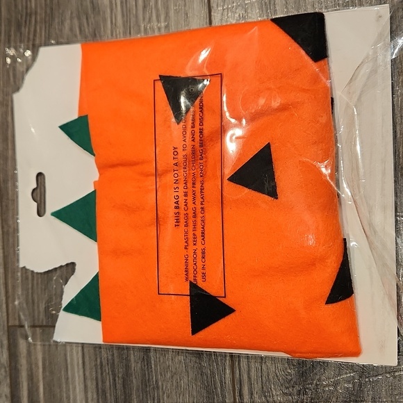 Set of 3 Halloween Costumes Bee, Skelton & Pumpkin - Picture 5 of 7